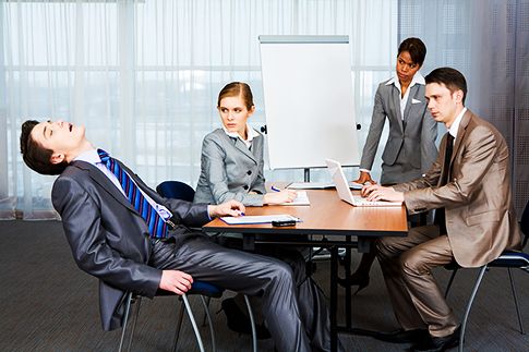 Mẹo hay để có giấc ngủ trưa ngon lành nơi công sở
