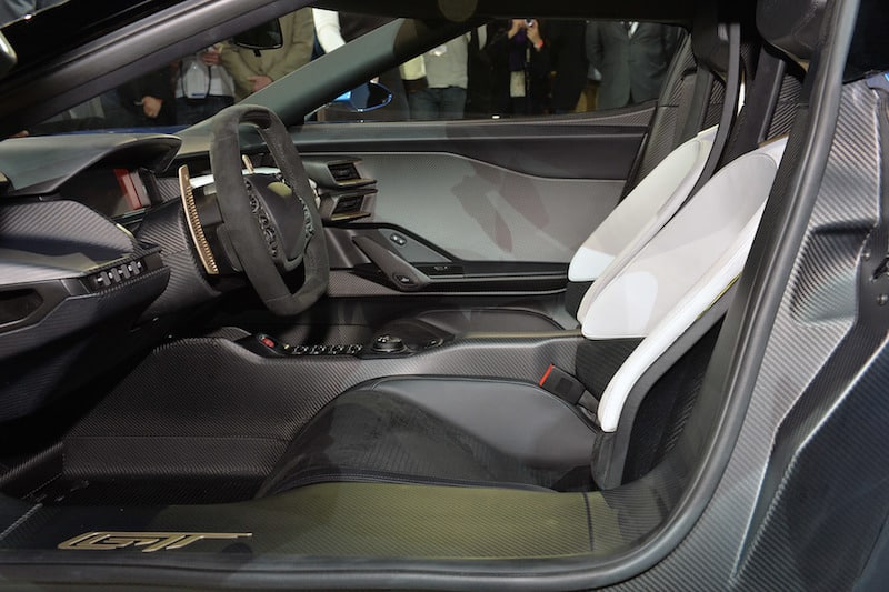 Từ nội thất xe hơi Ford GT tạo ra nhiều vật dụng trang trí nội thất khác