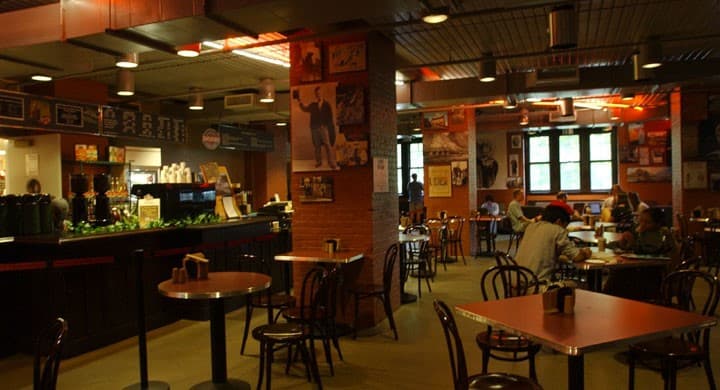 KHÔNG GIAN THOẢI MÁI TRONG VIỆC THIẾT KẾ NỘI THẤT CAFE